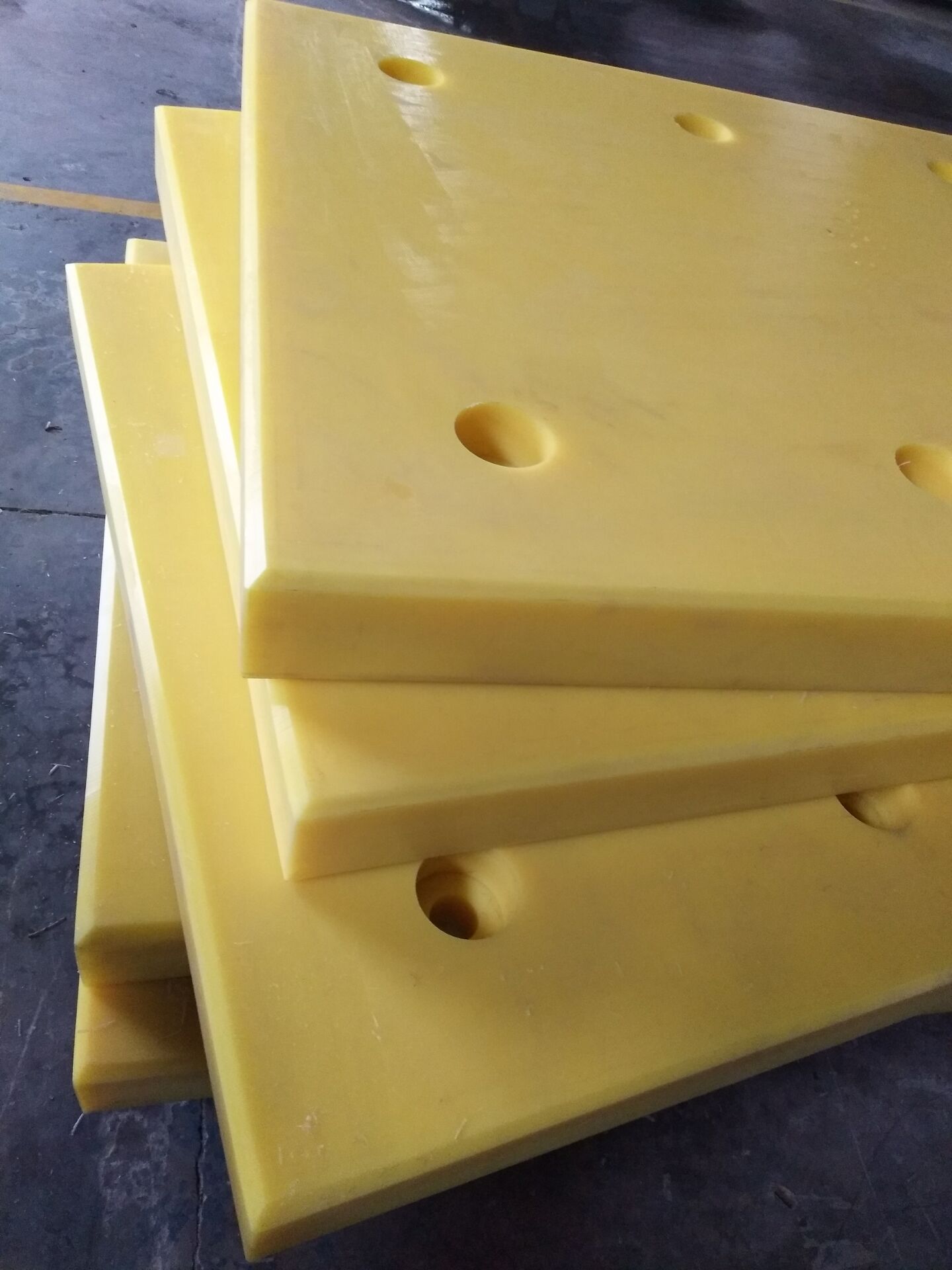 超高分子聚乙烯船舷護板